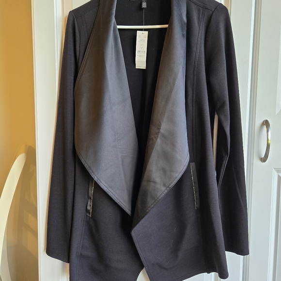 Size small whitehouseblackmarket waterfall cover-up. Black. - Picture 4 of 8